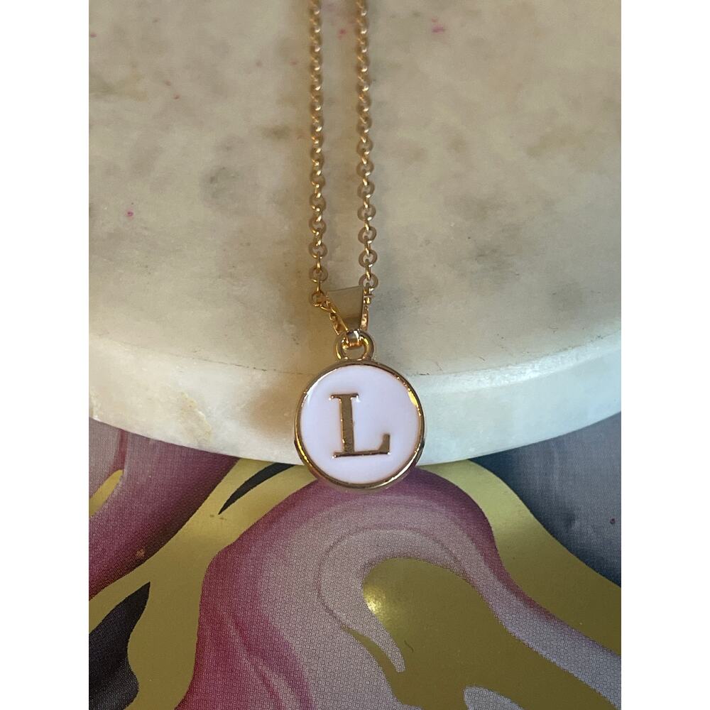 Letter initial pendant necklace L